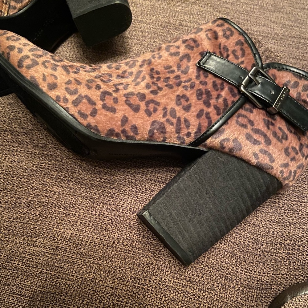 Libbby Edelman Calf hair leopard boots